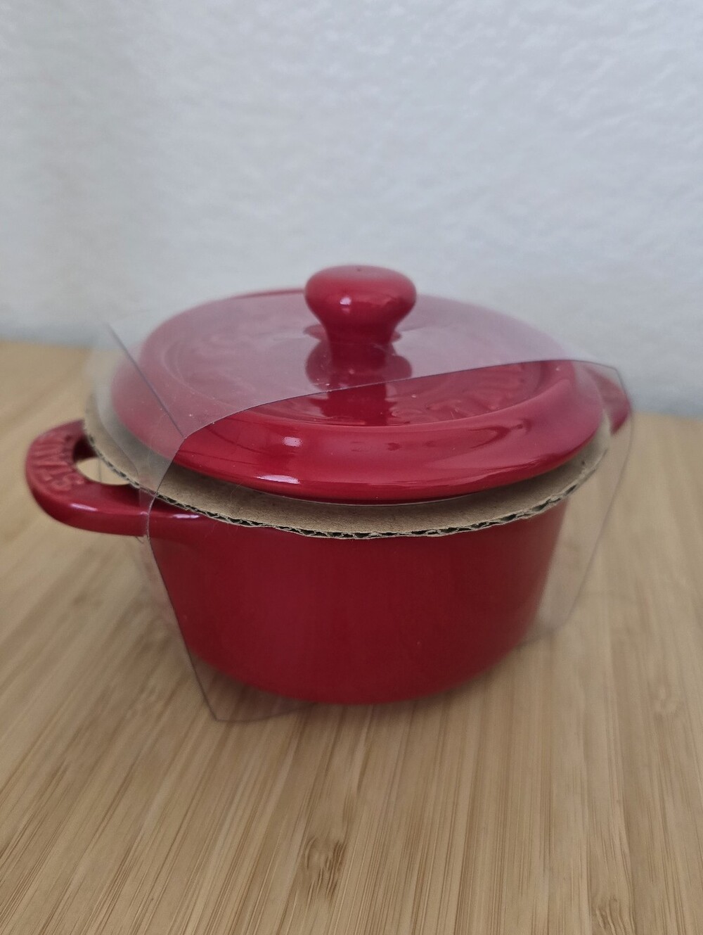 STAUB Ceramic Mini Round Dutch Oven